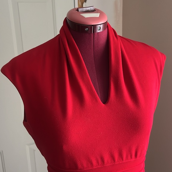 Form fitting stretchy red dress - Picture 2 of 6